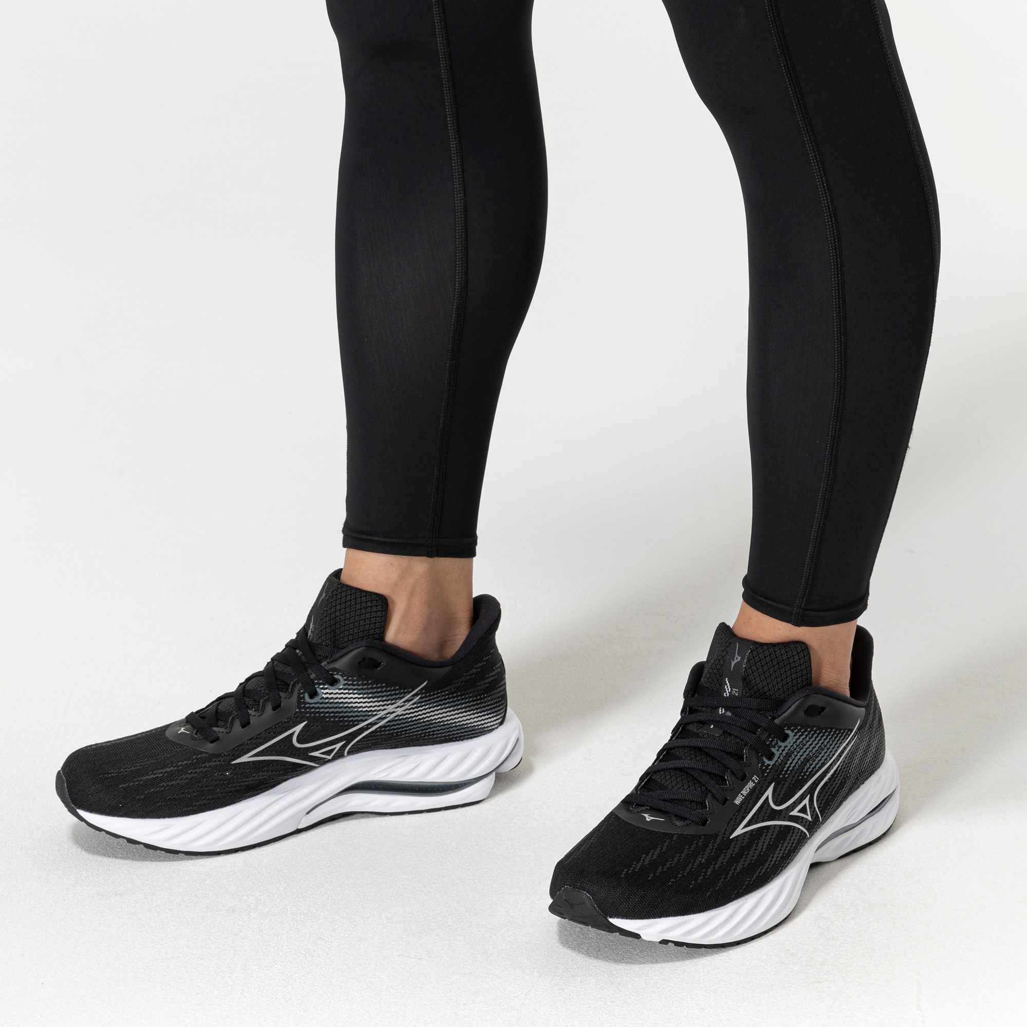 Mizuno Mens Wave Inspire 21