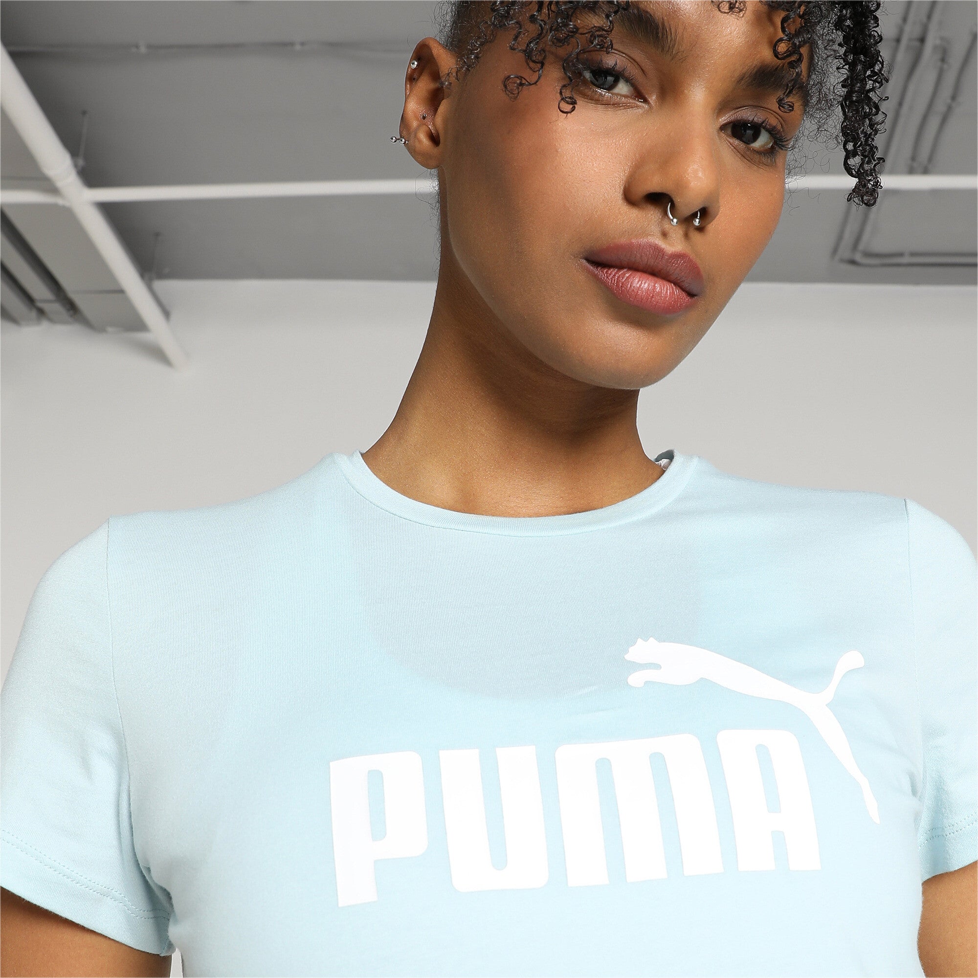 Puma Ladies ESS Logo Tee